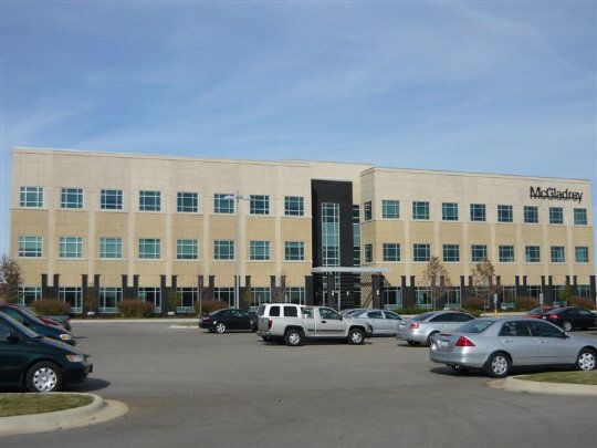 BELL VALLEY COMMONS: 1252 Bell Valley Rd, Rockford, IL 61108
